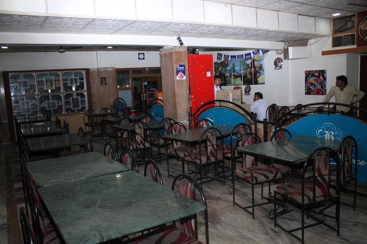 Hotel Bhagwat Palace Lātūr Kültér fotó