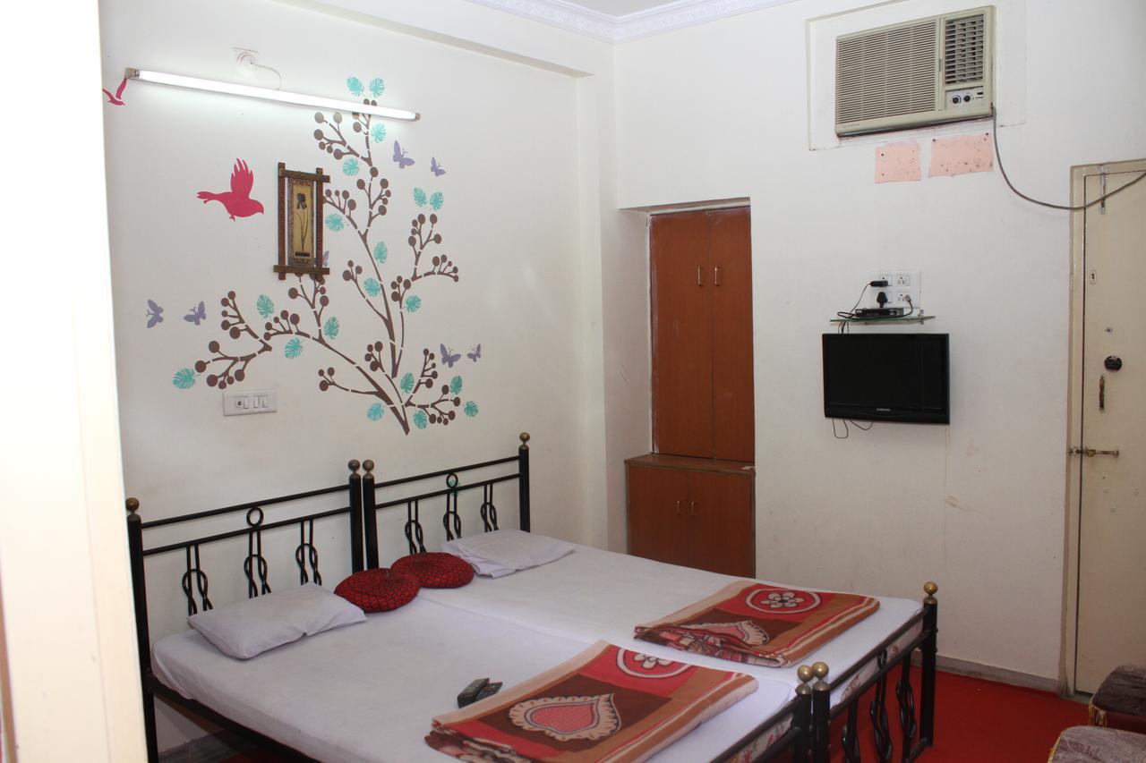 Hotel Bhagwat Palace Lātūr Kültér fotó
