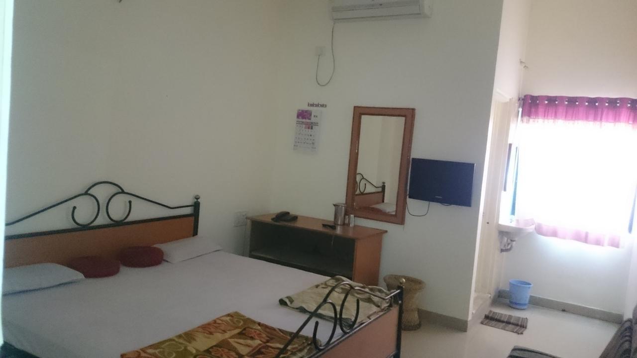 Hotel Bhagwat Palace Lātūr Kültér fotó