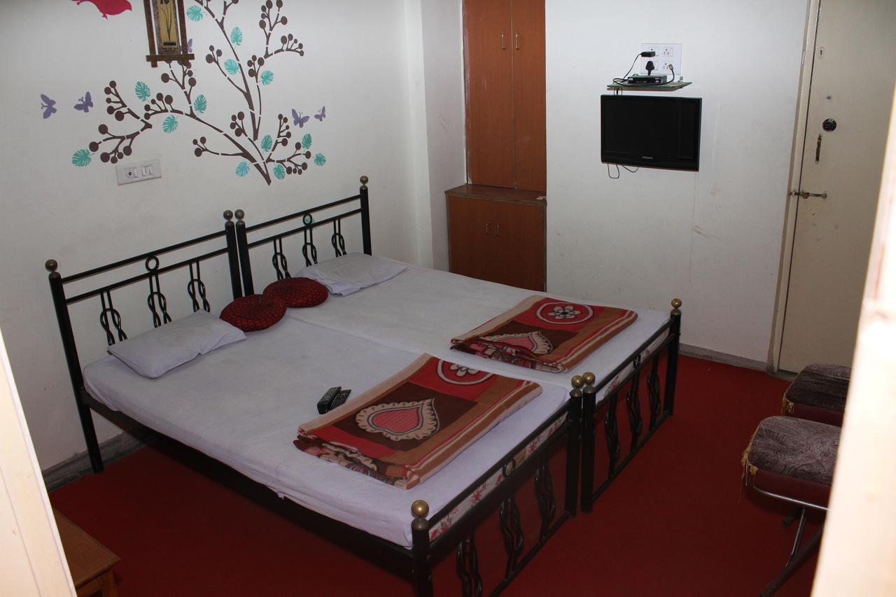 Hotel Bhagwat Palace Lātūr Kültér fotó