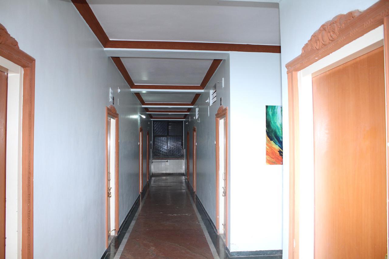 Hotel Bhagwat Palace Lātūr Kültér fotó